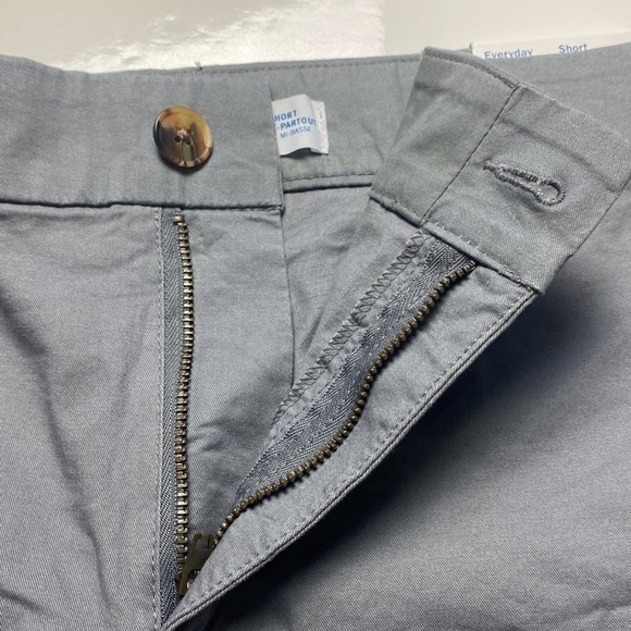Old Navy Mid Rise Casual Cotton Spandex Grey Shorts Summer Spring Vacation Sz 14 - Picture 7 of 8